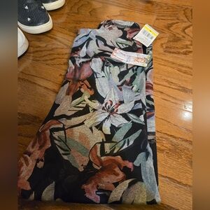 Karen Kane Flora & Fauna leggings